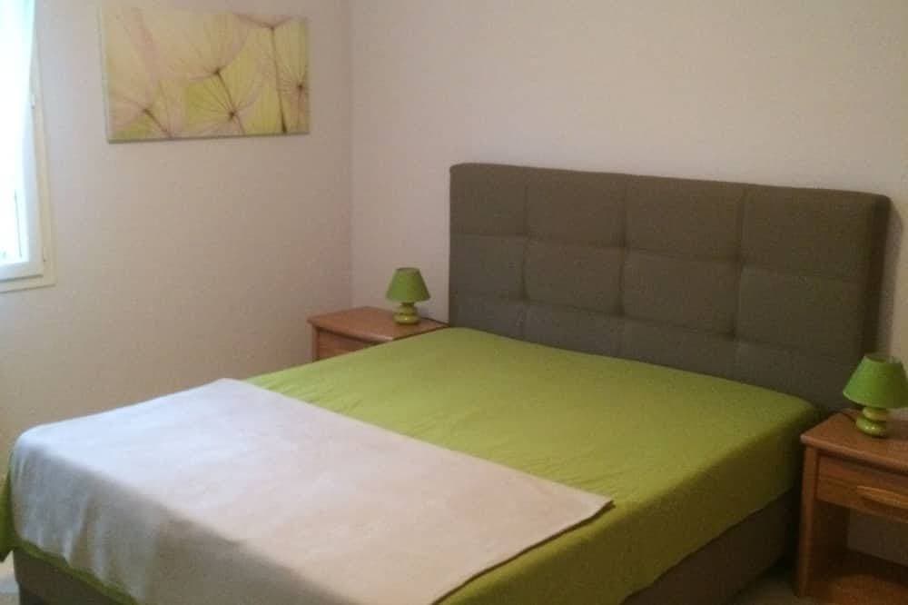 Foto 4 von 26: Haus auf einer Ebene, ruhig, mit Garten und Pool