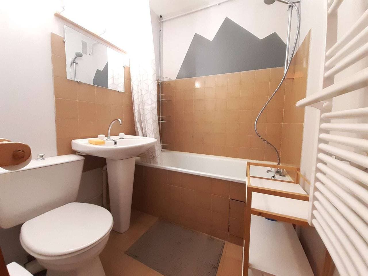 Foto 9 von 10: Gemütliches Studio für 4 in St-Lary mit ausgestatteter Kochnische