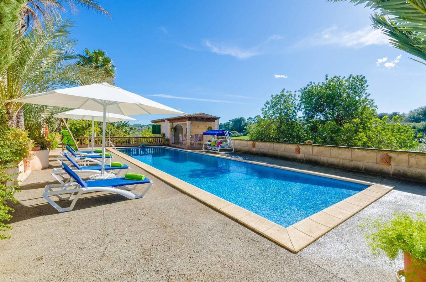 Foto 4 von 63: Villa für 6 Personen mit Garten