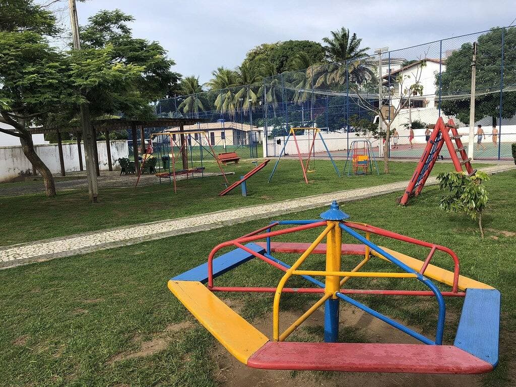 Foto 5 von 46: Haus 5/4 in Vilas do Atlântico, Ar, 3 Suiten, Pool, Grill und Möbliert