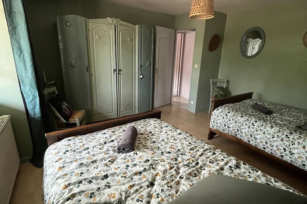 Foto 7 von 25: La Maison de Command, Gîte Pour 6 Personnes en Campagne, Avec Piscine