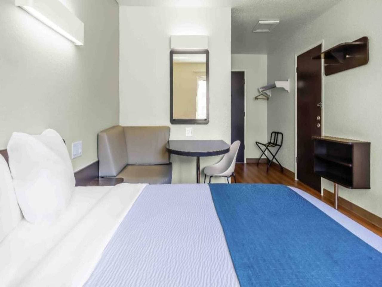 Foto 5 von 40: 1 Queensize-Bett | Nichtraucherzimmer