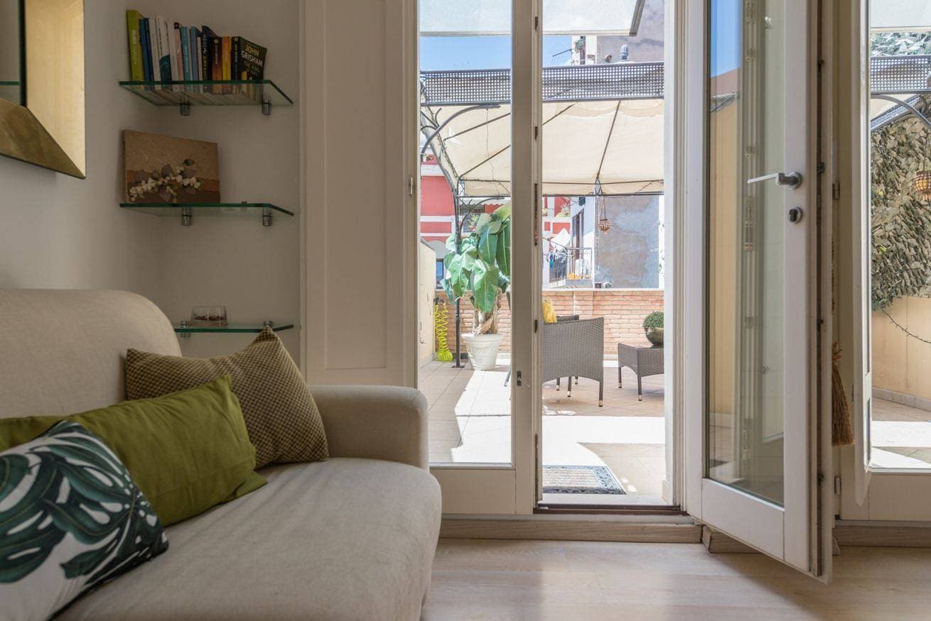 Foto 8 von 32: Ferienwohnung für 2 Personen mit Balkon/Terrasse
