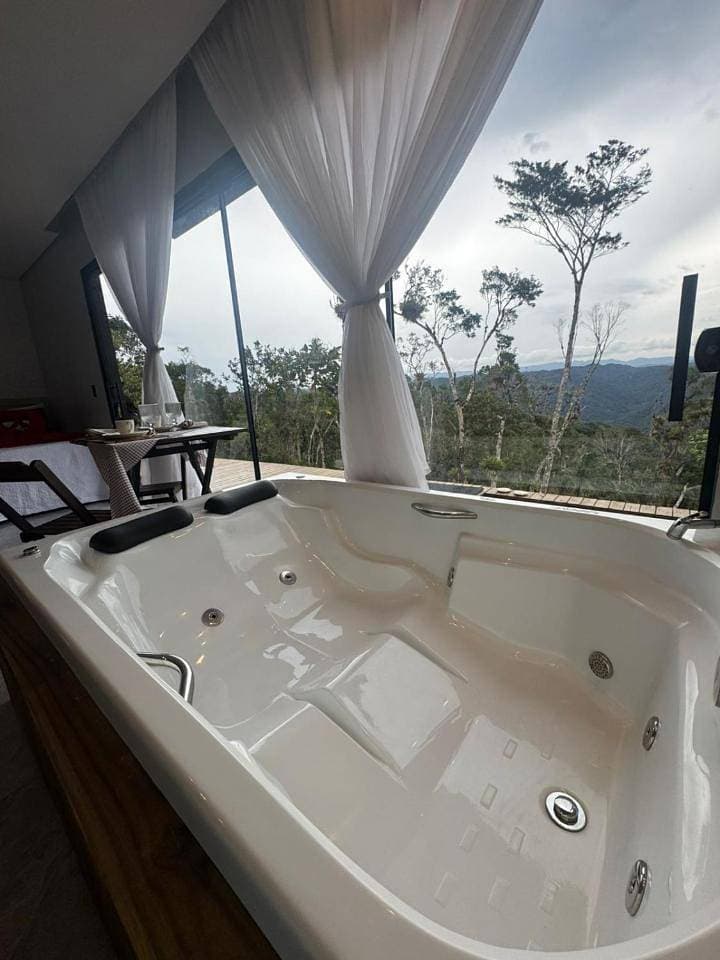 Foto 7 von 42: Suite with Mountain View