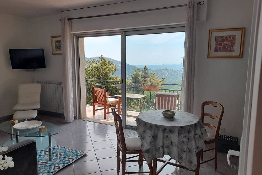 Foto 10 von 12: A 36 sq. m self contained apartment with a magnificent view to the Mediterranean