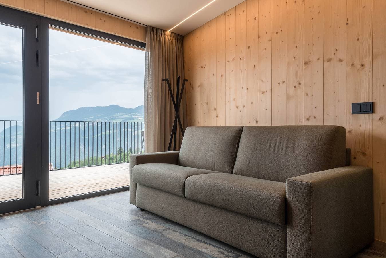 Foto 12 von 28: Aumia Ferienwohnung Turmalin" mit Bergblick und Terrasse