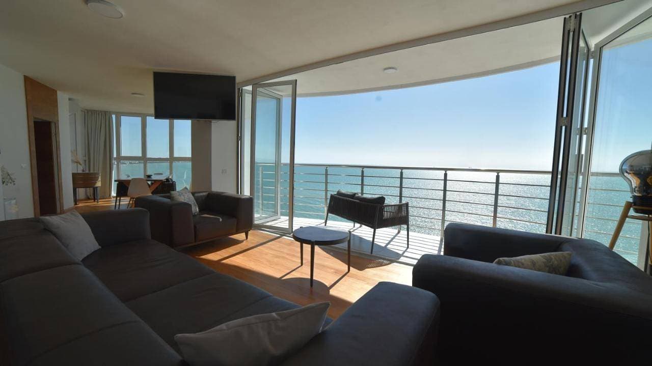 Foto 3 von 12: Apartment with Sea View