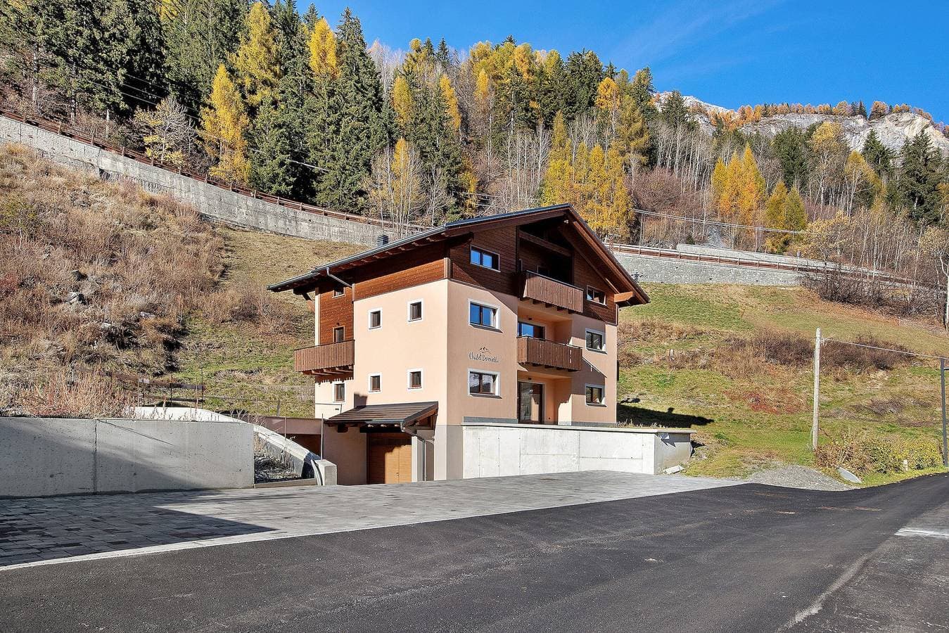 Foto 5 von 28: Apartment '4' mit Bergblick, Gemeinschaftsgarten und WLAN