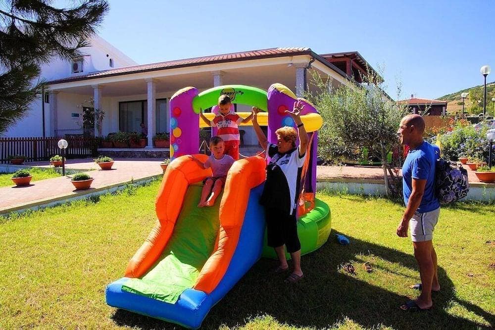 Foto 12 von 30: Mediterrane Ferienhäuser am Meer in ruhiger Lage, mit Garten & Grill
