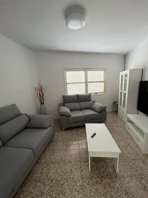 Foto 11 von 23: Three-Bedroom House