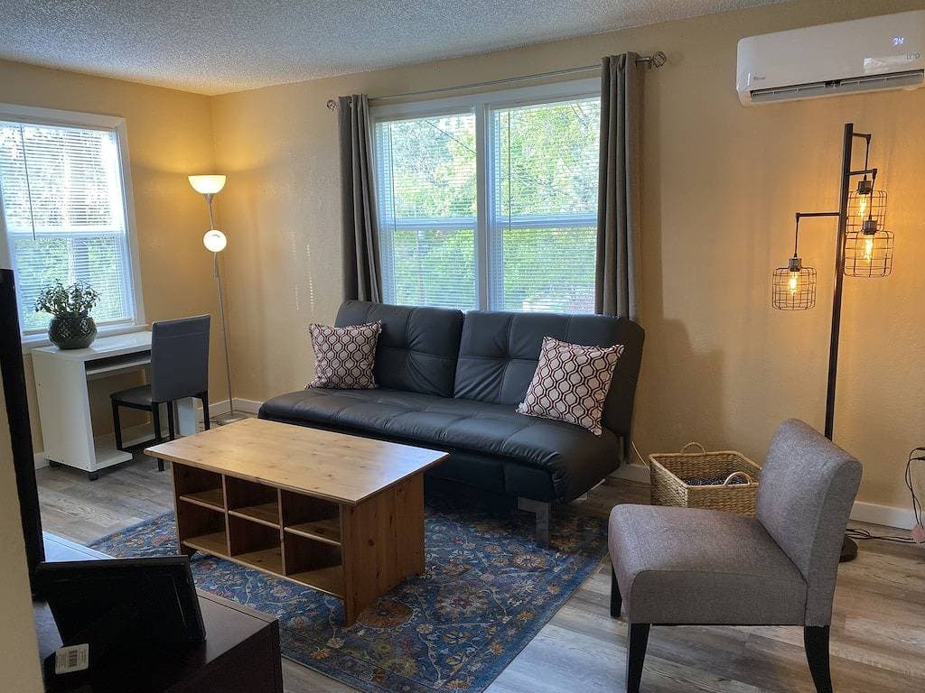 Foto 11 von 13: Angenehmes Finch Arboretum Duplex mit einem Schlafzimmer