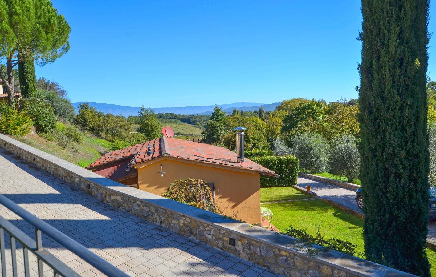 Foto 2 von 24: Gemütliche Ferienwohnung mit Pool, Garten und WLAN im Chianti, 1,5 km vom Torrente Ambra entfernt