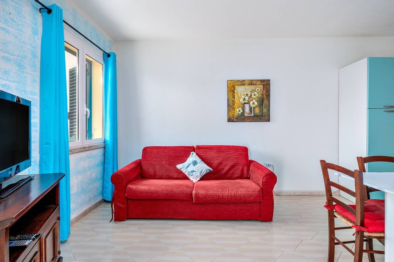 Foto 4 von 22: Ferienhaus 'Tanaunella Appartamento' mit Ventilatoren, Balkon, Terrassen & Meerblick