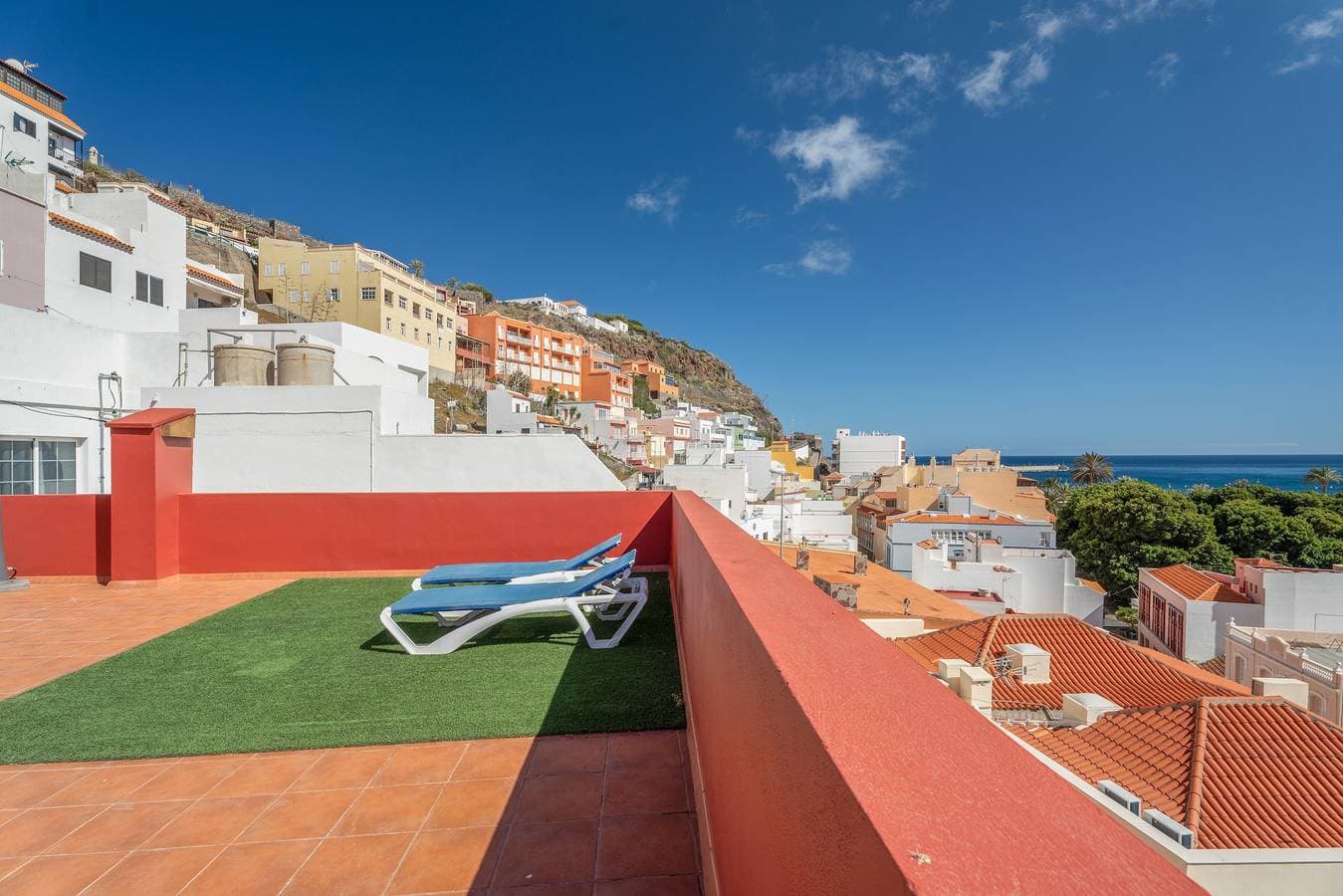 Foto 2 von 31: Casa Miramar 7 – Spektakuläre Terrasse mit Meer-, Stadt- und Bergblick