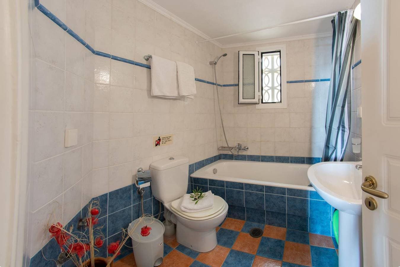 Foto 9 von 16: Villa für 3 Personen mit Pool