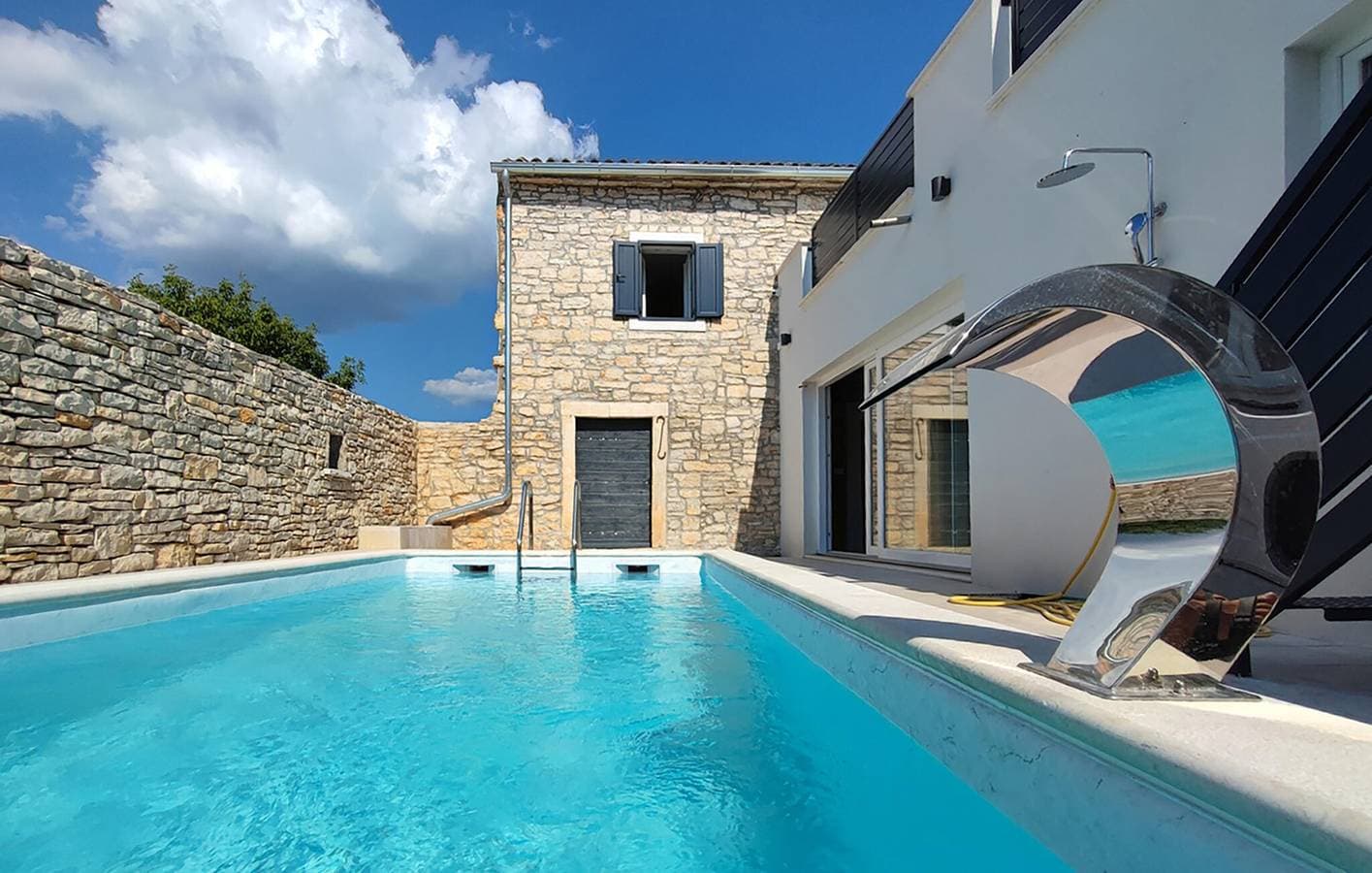Foto 5 von 29: Geräumige 200 m² große Wohnung mit Pool und Terrasse, 2 km vom Stadtzentrum von Kanfanar entfernt