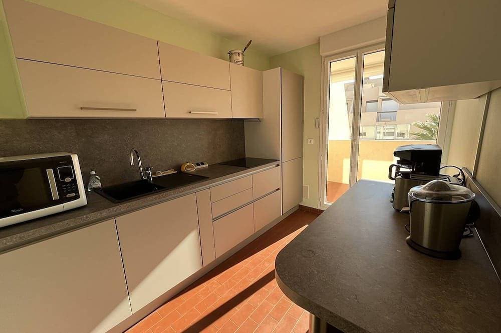 Foto 10 von 16: Geräumige 2-Zimmer-Wohnung, Blick auf die Honour Dock