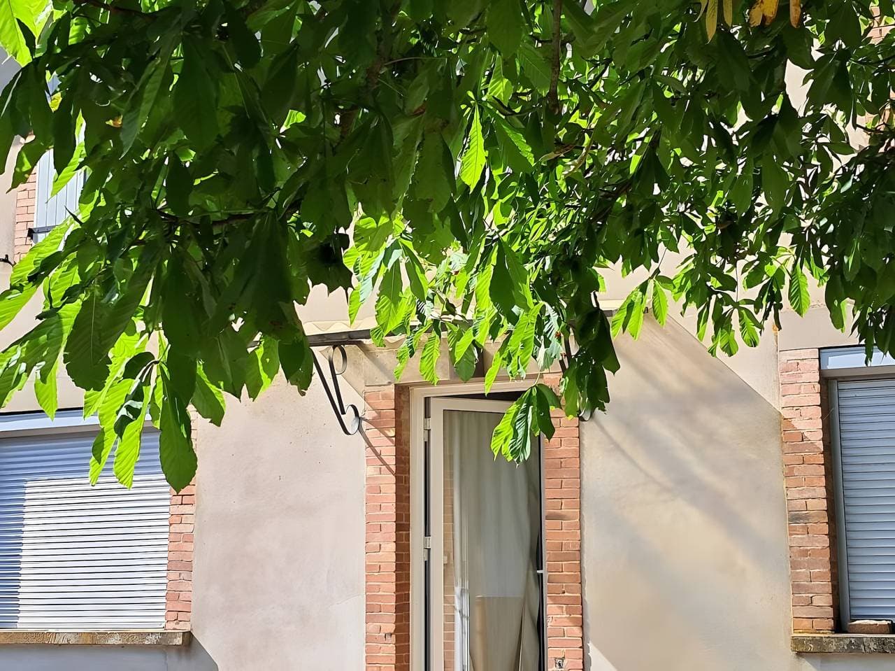 Foto 13 von 23: Gästezimmer 'La Ferme Du Marronnier' mit privater Terrasse, Gemeinschaftsgarten und WLAN