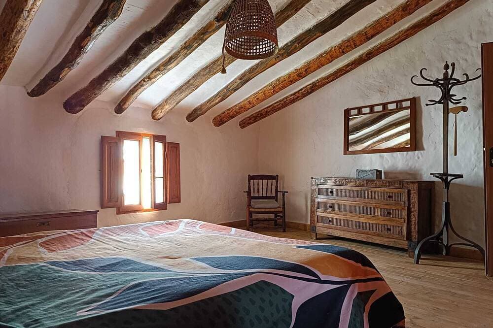 Foto 2 von 24: El Bosquet 1897. 2-Bedroom Vacation Rental. We are pet-friendly.