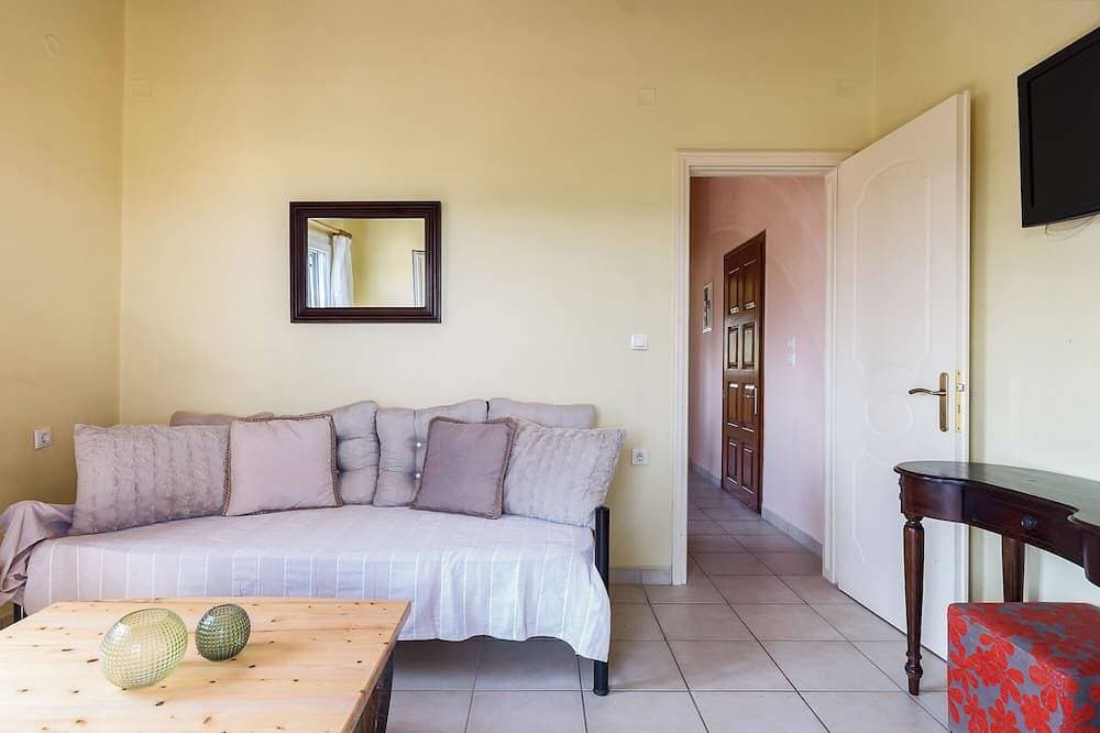 Foto 7 von 14: Aloe Seaview Apartment with Hot Tub by Konnect, Dassia