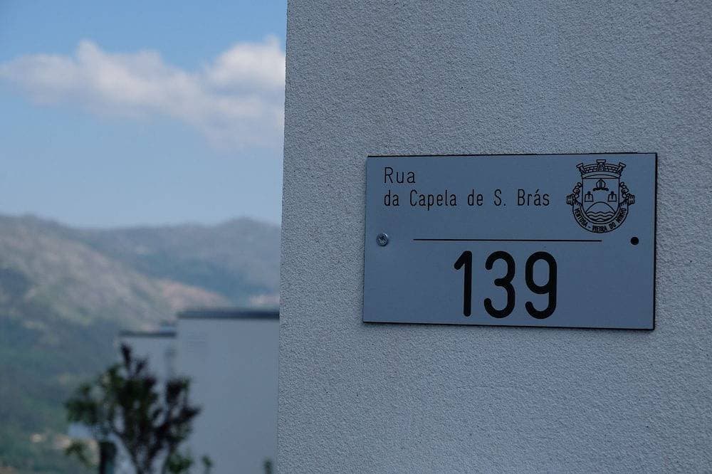 Foto 9 von 30: Modernes Haus mit fantastischem Blick über den Fluss und die Serra do Gerês