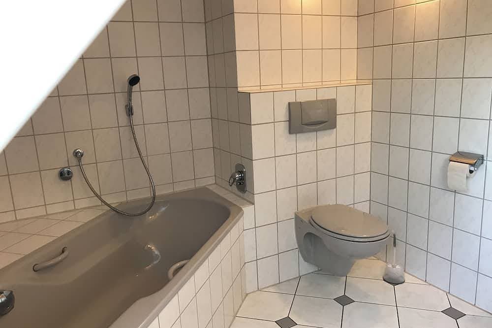 Foto 7 von 17: Große 120qm Ferienwohnung ruhige Alleinlage im Grünen mit Garten/Loggia