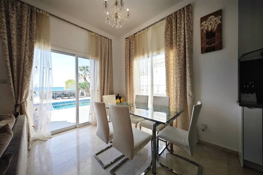 Foto 9 von 30: SunResidence, 3 bed, first line, Coral bay
