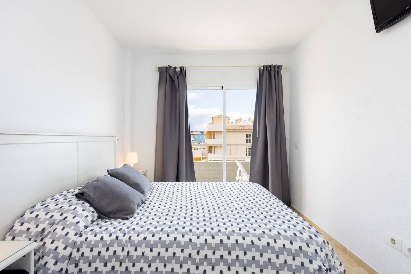 Foto 12 von 47: Ferienwohnung für 3 Personen mit Pool