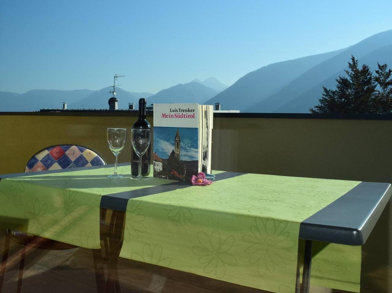 Foto 8 von 17: Apartment „Residence Ladurn Stein“ mit Bergblick, privater Terrasse und WLAN