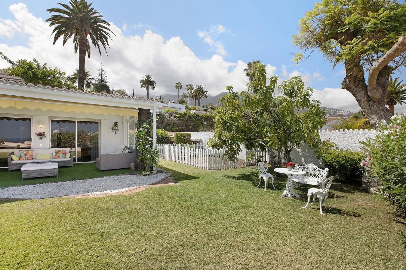 Foto 3 von 29: Haus erleben Villa Violeta' mit Meerblick, Gemeinschaftspool und WLAN