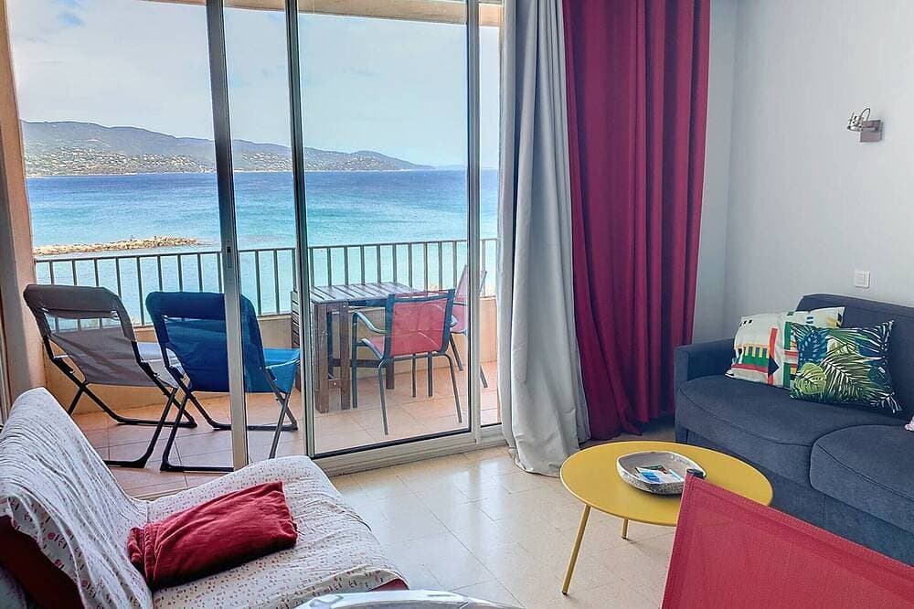 Foto 4 von 17: Renoviertes T2 Duplex 20m vom Strand mit Meerblick, Parkplatz und WIFI