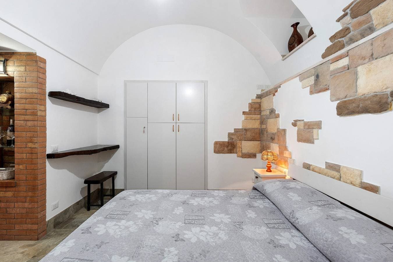 Foto 12 von 25: Ferienwohnung 'La Cantina Di Alba E Tramonto' mit Wi-Fi und Klimaanlage