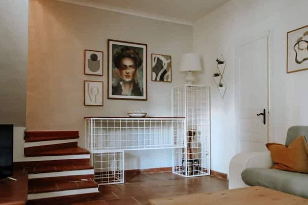 Foto 12 von 30: House of Gio. Near Chia under the Santa Margherita pine forest 100 m from the sea.