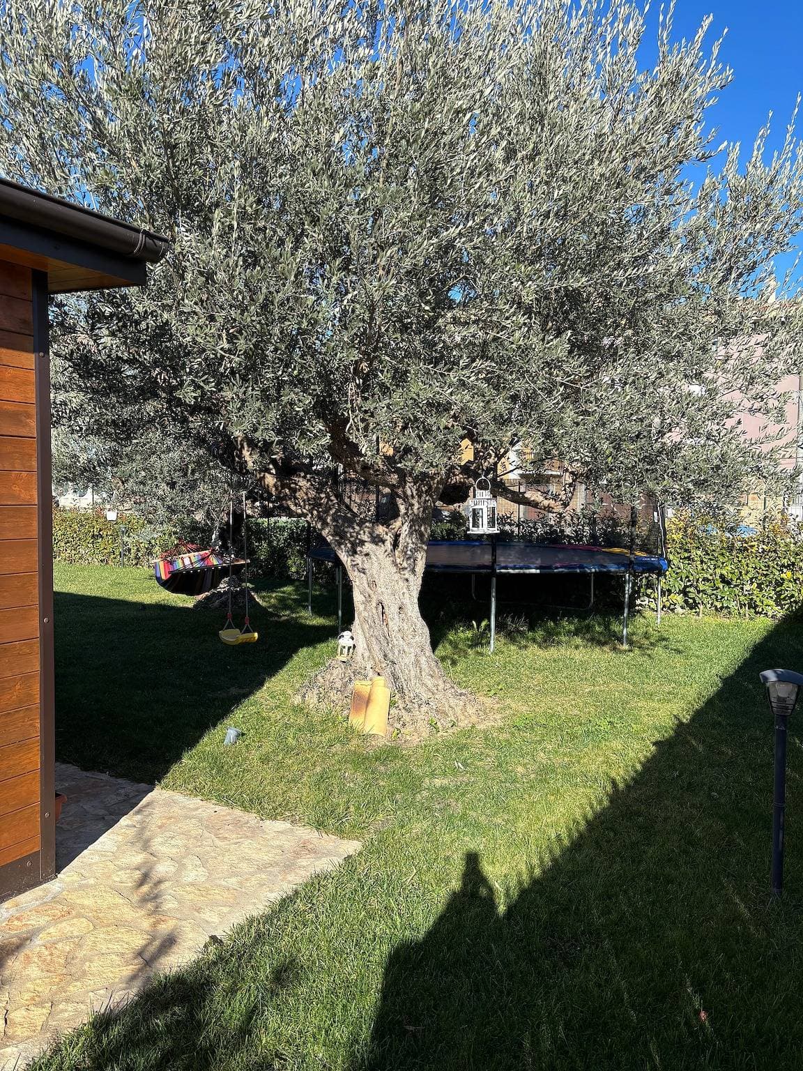 Foto 8 von 33: Die Dependance mit Garten in Pescara – 9 Min zum Meer, WLAN, Klimaanlage, Ev-Ladestation