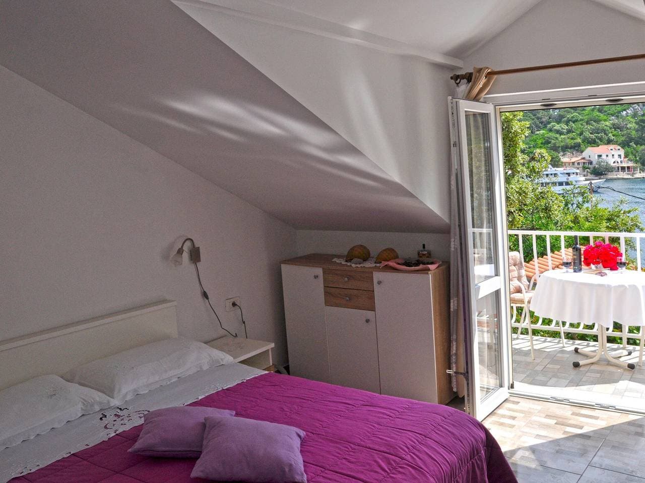 Foto 3 von 20: Apartment Danijela Mljet - Studio Apartment with Balcony and Sea View