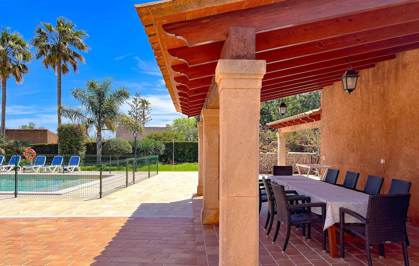 Foto 10 von 43: Sonniger Rückzugsort mit Pool und Terrasse in s'Horta