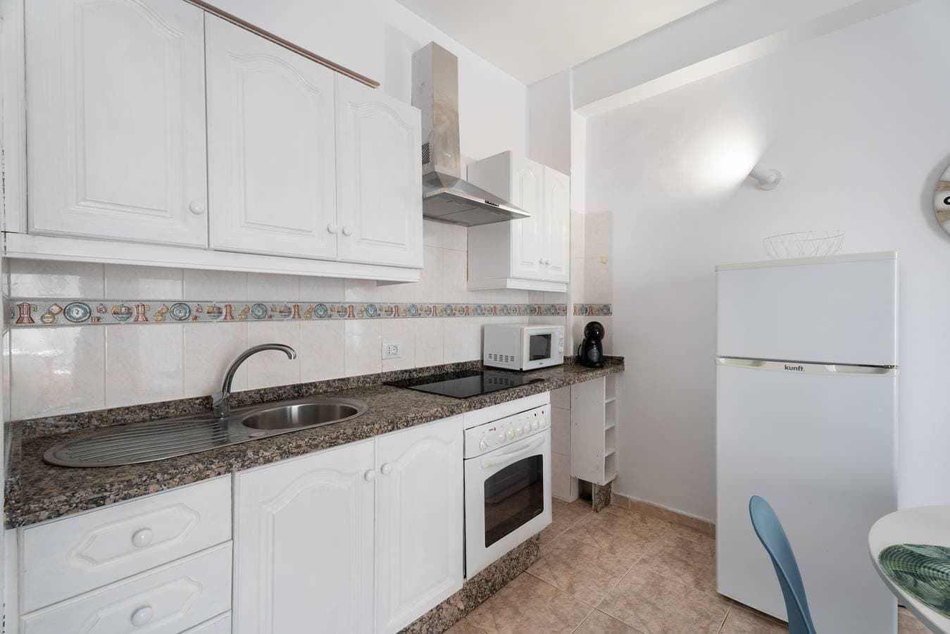 Foto 9 von 21: Ferienwohnung 'Los Cristianos One-bedroom' mit privatem Pool, Balkon und Wi-Fi