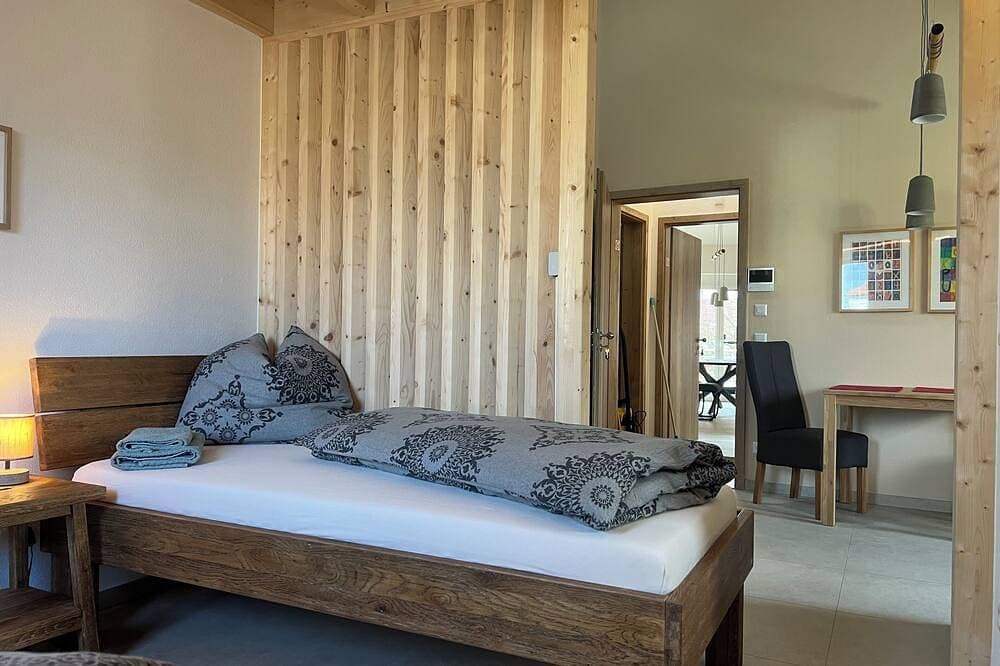 Foto 10 von 30: Ferienwohnung 1 Zi., 1 bis 3 Pers, 35 qm, Balkon, entlang am Fluss, Bodensee nah