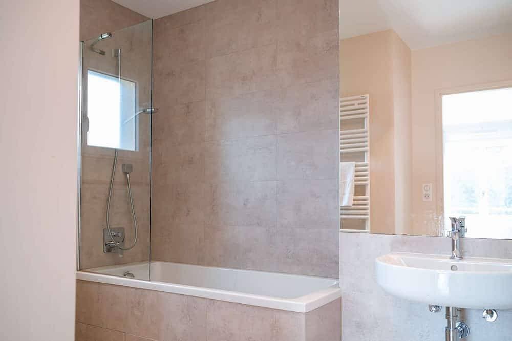 Foto 7 von 29: Sehr privat Hochspezifische 4 Schlafzimmer Villa mit Pool und Garten