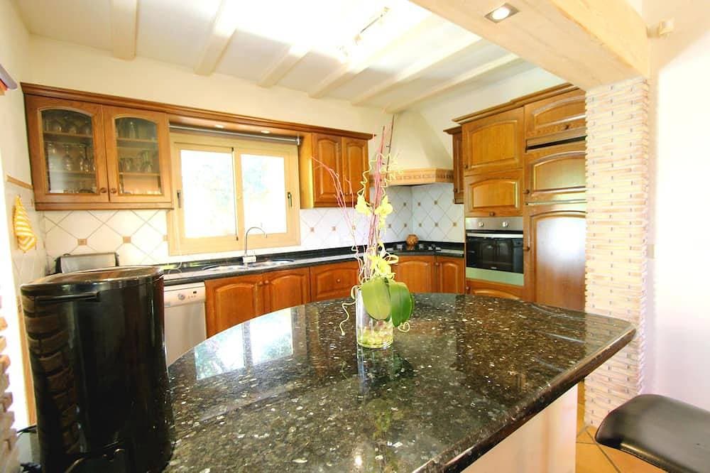 Foto 9 von 30: Authentische Villa, Klimaanlage, sehr privat, WIFI, tropischer Garten, privates Schwimmbad, in der Nähe des Meeres