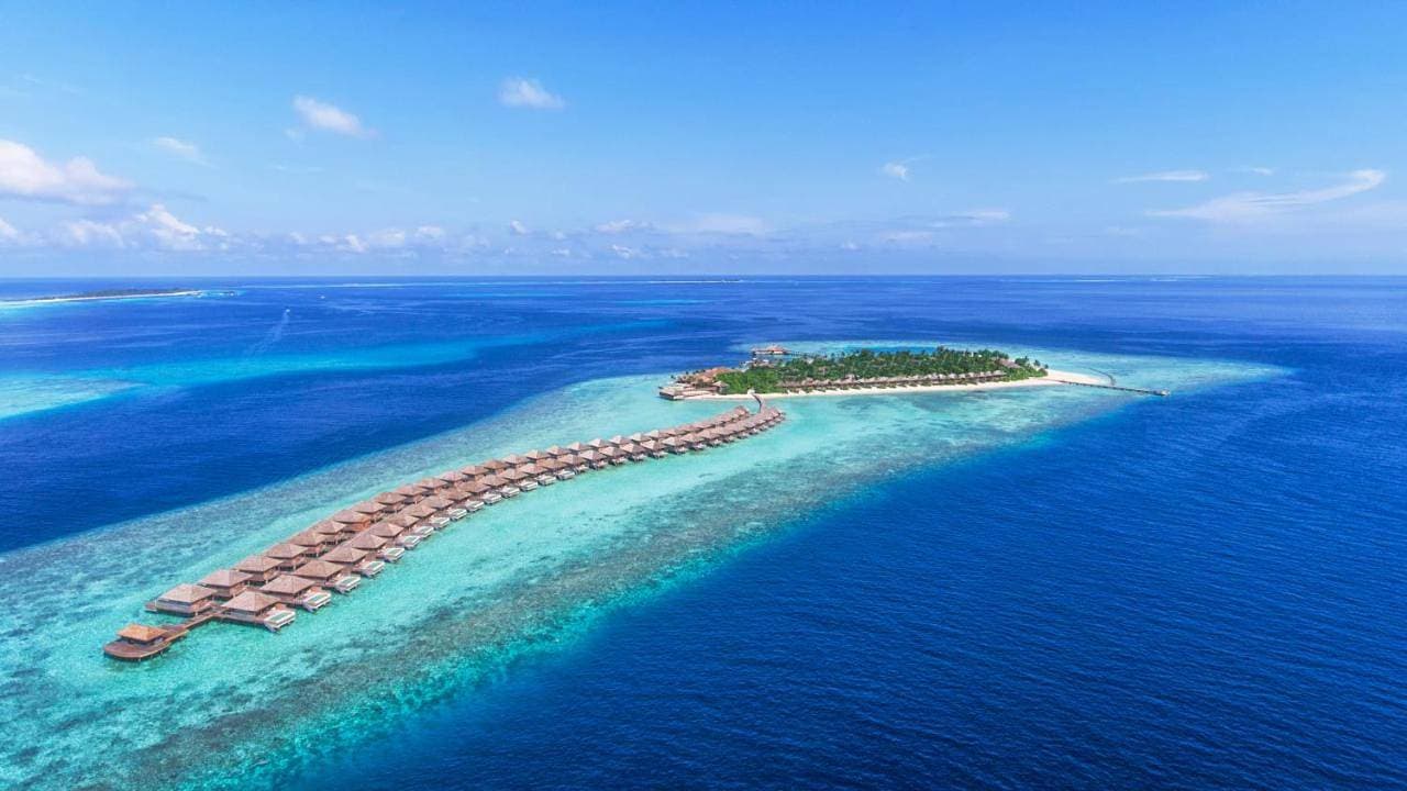 Hurawalhi Island Resort 1