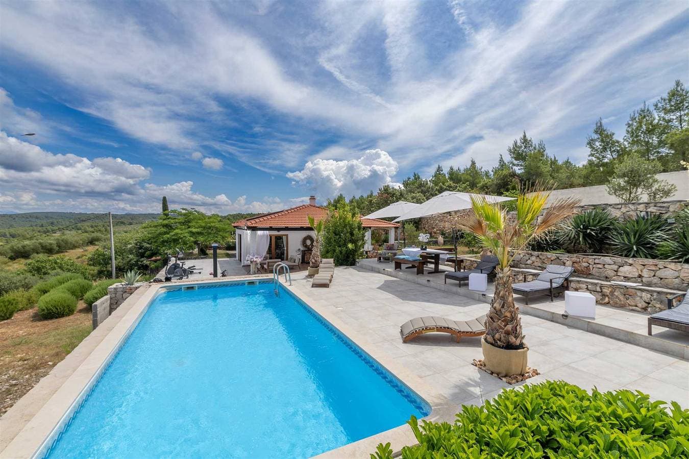 House of Freedom by aneo travel 1