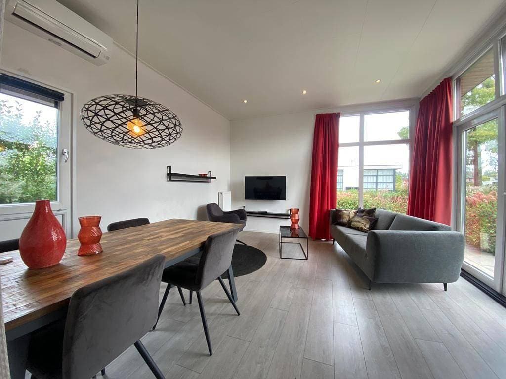 Foto 4 von 12: Freistehendes StaySmart Chalet 16c mit Garten, Terrasse & Parkplatz