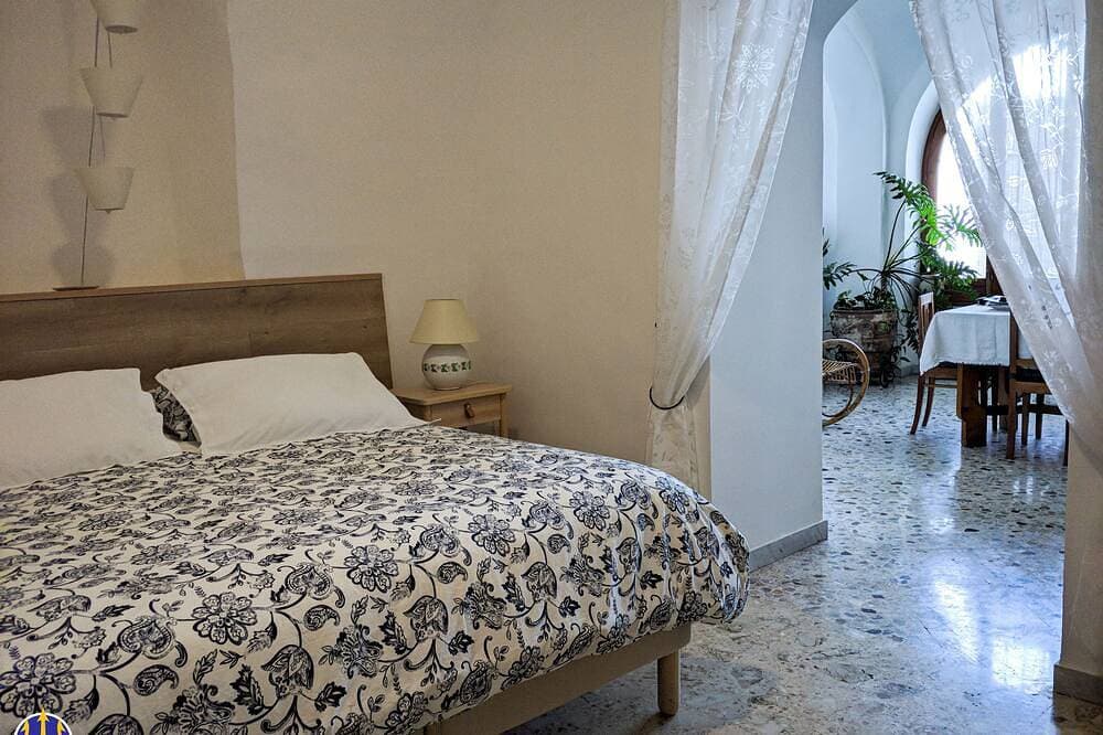 Foto 3 von 30: Villa Neptune at the beginning of the Amalfi Coast Cin No. It065157B4Vgm390Gl.