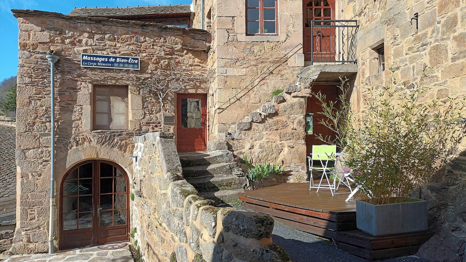 Foto 2 von 24: Ferienhaus 'La Clé Des Sens' mit Bergblick, privater Terrasse und Innenpool