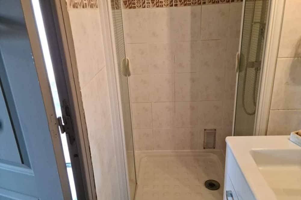 Foto 6 von 22: Comfortable air-conditioned studio in a quiet villa 15 km from Cannes