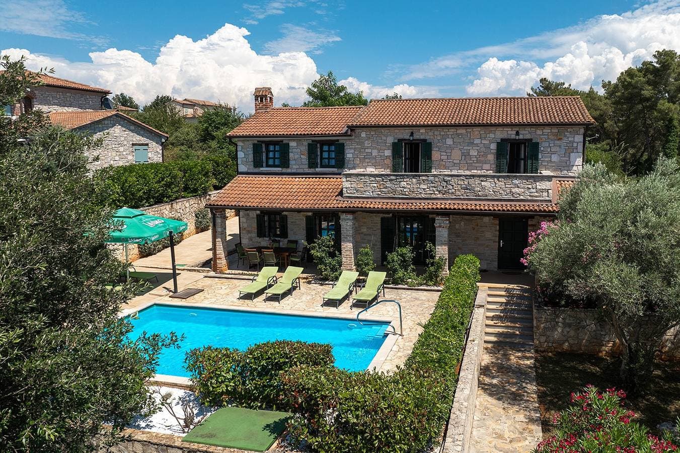 Villa mit privatem Pool und 3 Schlafzimmer 1