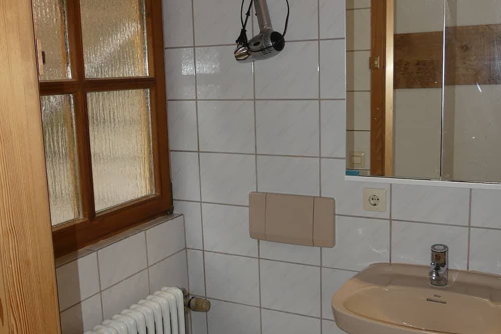 Foto 4 von 15: Renovierte, gemütliche Ferienwohnung mit anteiliger Gartennutzung
