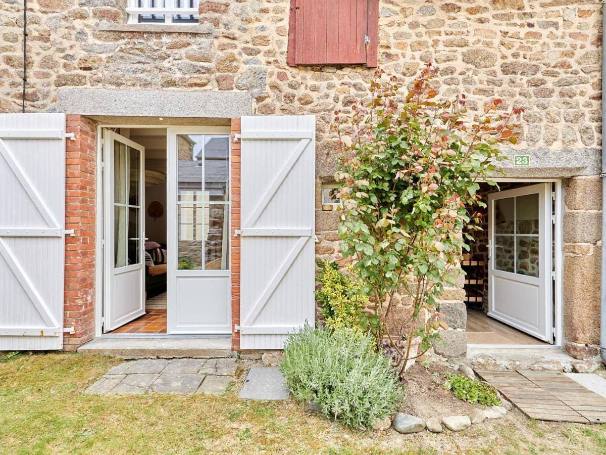 Holiday Home Cottage Carolles by Interhome 1