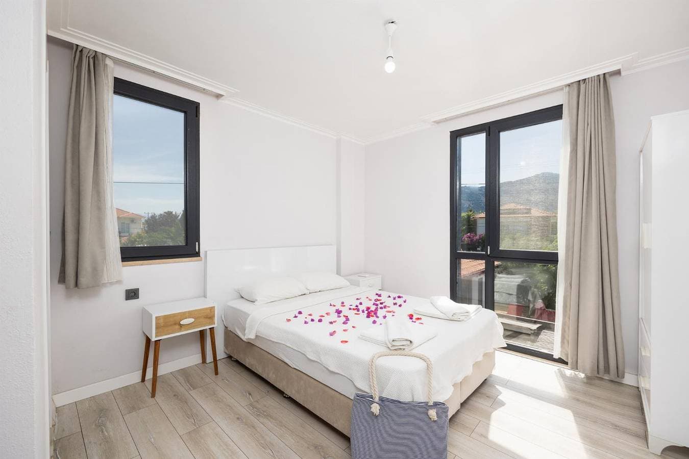 Foto 5 von 30: Villa für 8 Personen mit Meerblick